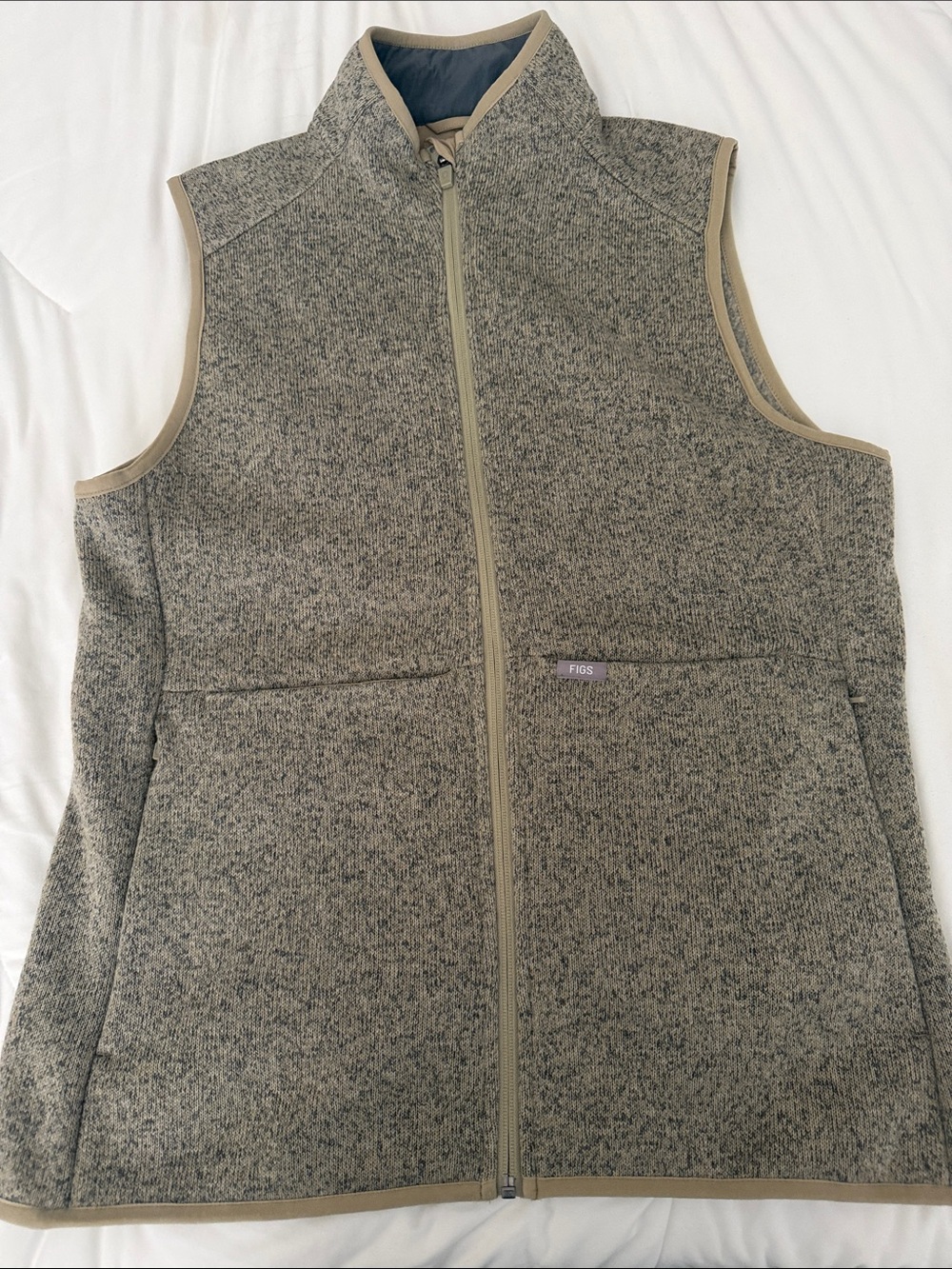 Figs Women's Heather Light Oak Zip-Front Fleece Vest